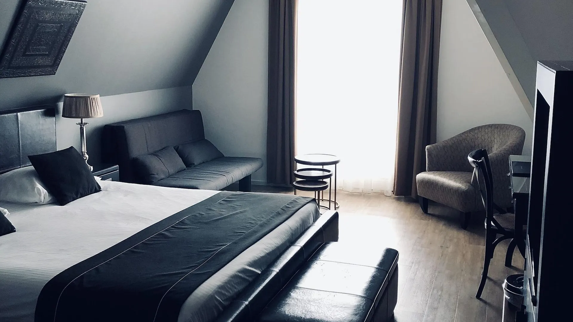 Hotel Chariot Aalsmeer 4*,